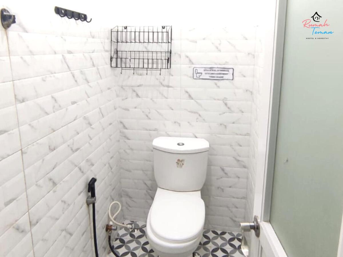 Rumah Teman Hostel Семаранг Экстерьер фото