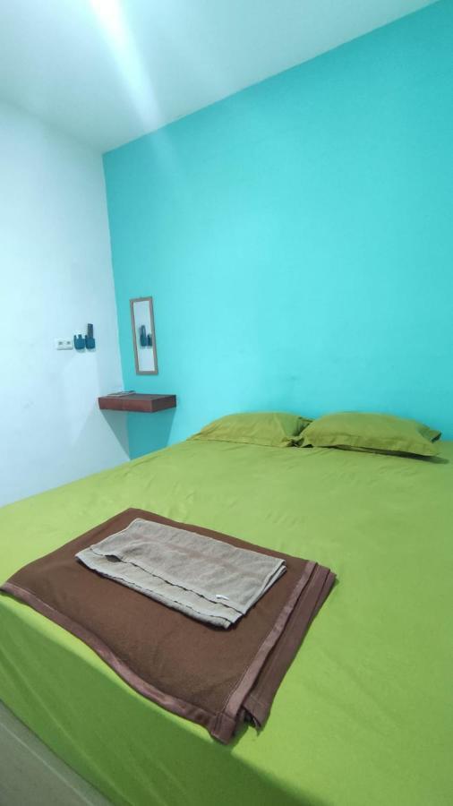 Rumah Teman Hostel Семаранг Экстерьер фото